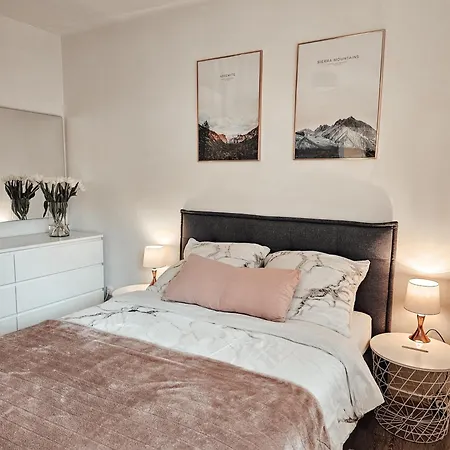 Modernes Im Gruenen * Witten