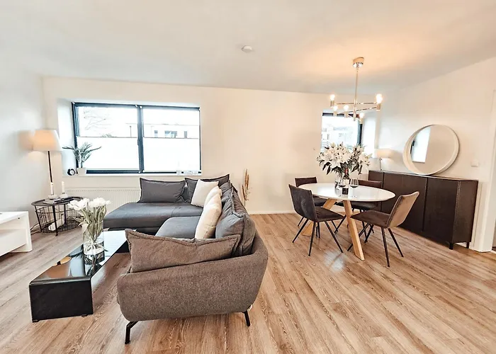 Modernes Im Gruenen Witten